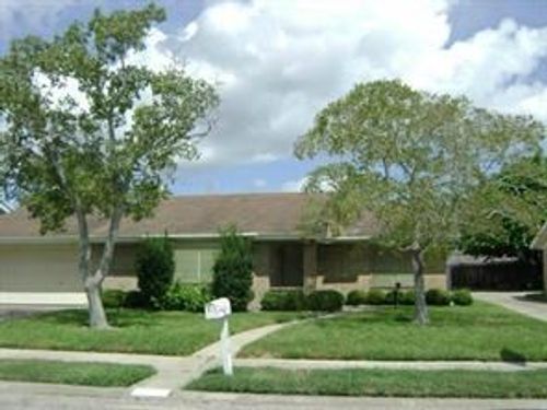 3810 Wickersham St, Corpus Christi, TX, 78415-3936 | Card Image