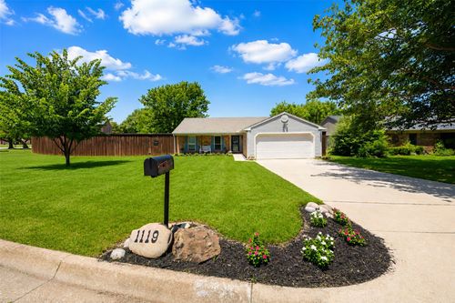 1119 Normandy Dr, Grapevine, TX, 76051-3385 | Card Image