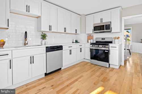 1237 Willow Rd, DUNDALK, MD, 21222-1427 | Card Image