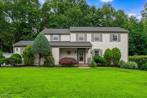 2 Schoolview Dr, Morris Plains, NJ, 07950-2509 | Card Image