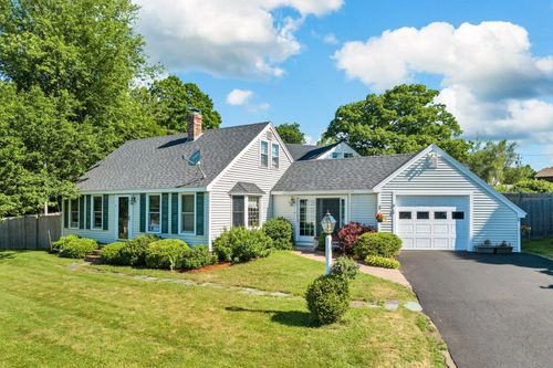 9 Old Lakeview Ter, Wolfeboro, NH, 03894-4105 | Card Image