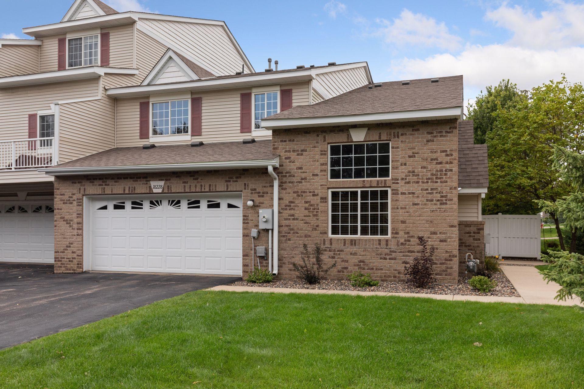Kerrville Trl, Lakeville, MN 55044