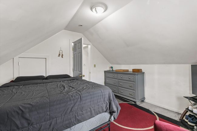69 West St, Home with 5 bedrooms, 3 bathrooms and 2 parking in New London CT | Image 32