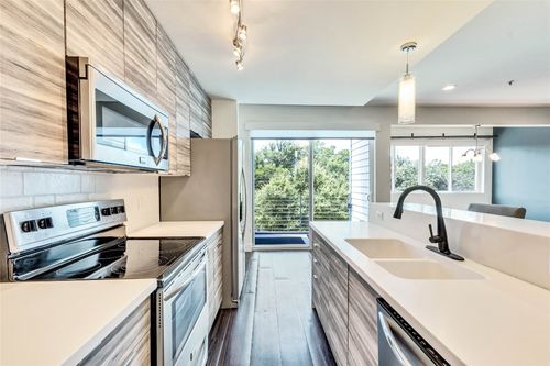 unit-105-604 N Bluff Dr, Austin, TX, 78745-4555 | Card Image