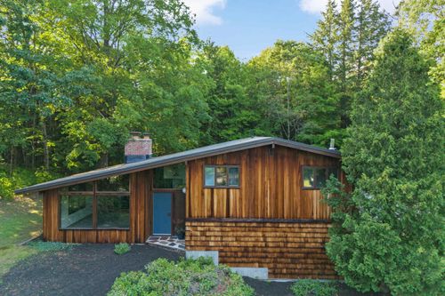 1025 Concord Stage Rd, Weare, NH, 03281-6009 | Card Image