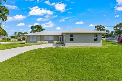 798 Se Atlantus Ave, Port St Lucie, FL, 34983-3944 | Card Image
