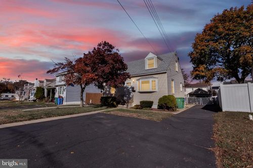 2349 Dixon Ave, CROYDON, PA, 19021-5122 | Card Image