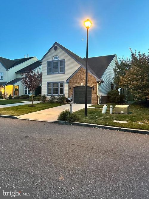 32 Hilltop Ln, MEDFORD, NJ, 08055-2361 | Card Image