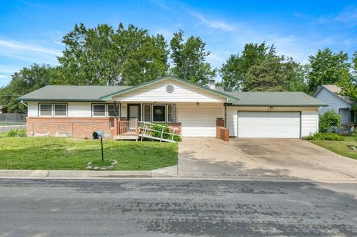 643 N Atherton St, Maize, KS, 67101-9658 | Card Image