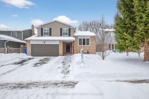 163 Huron Heights Dr, Newmarket, ON, L3Y4Z6 | Card Image