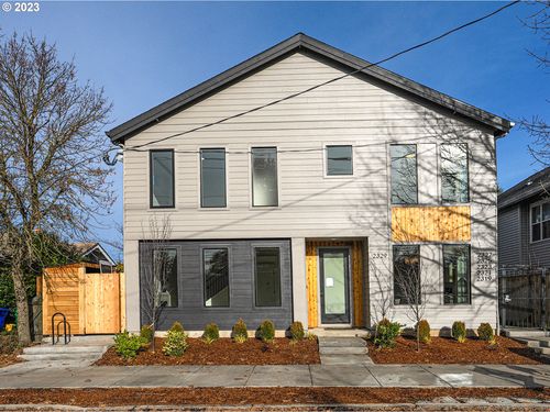 4-2323 N Lombard St, Portland, OR, 97217-5739 | Card Image