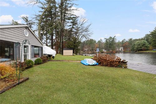 422 Shady Valley Rd, Coventry, RI, 02816-6811 | Card Image