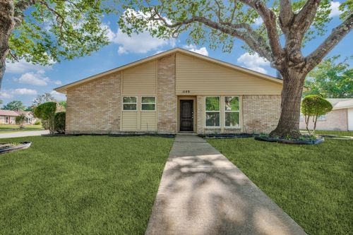 1149 Meadow Creek Ct, Lancaster, TX, 75146-1320 | Card Image