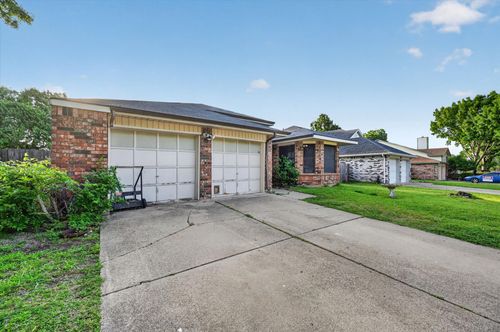 6217 Fairlane Dr, Arlington, TX, 76001-7403 | Card Image