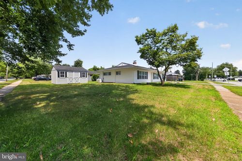 52 Chaucer Dr, NEWARK, DE, 19713-3816 | Card Image