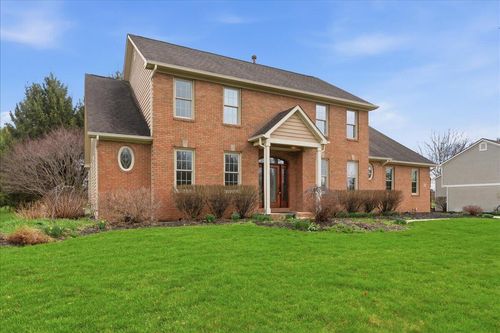 7894 Windsor Ave, Canal Winchester, OH, 43110-8903 | Card Image