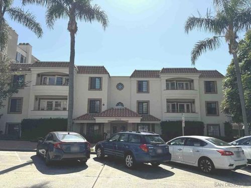 12-7560 East Dr, San Diego, CA, 92110 | Card Image