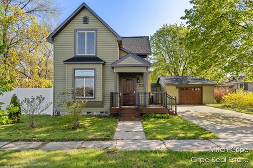 417 Emory St, Howard City, MI, 49329-8725 | Card Image