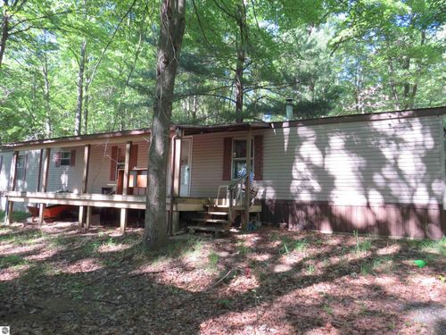 126 W Ridge Cir, Leroy, MI, 49655-9413 | Card Image