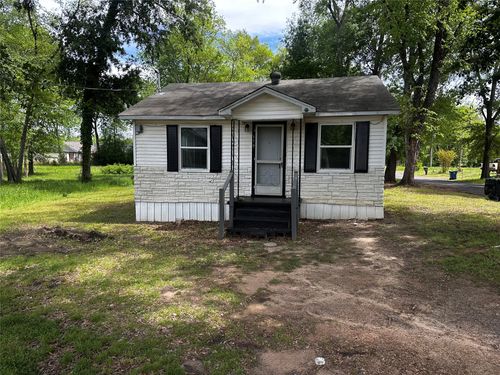 379 S Center St, Gladewater, TX, 75647-2807 | Card Image