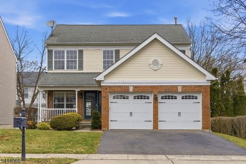 385 Hamilton Dr, Stewartsville, NJ, 08886-2657 | Card Image