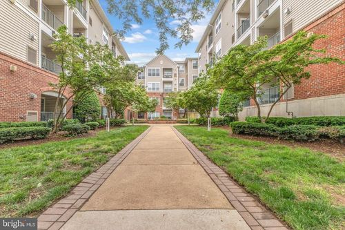 unit-201-4850 Eisenhower Ave, ALEXANDRIA, VA, 22304-7321 | Card Image
