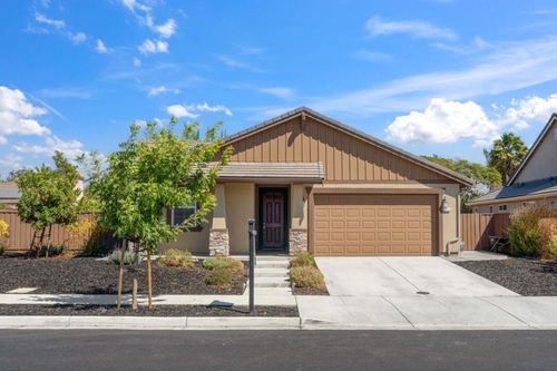 2741 Grayson St, Hollister, CA, 95023-6926 | Card Image