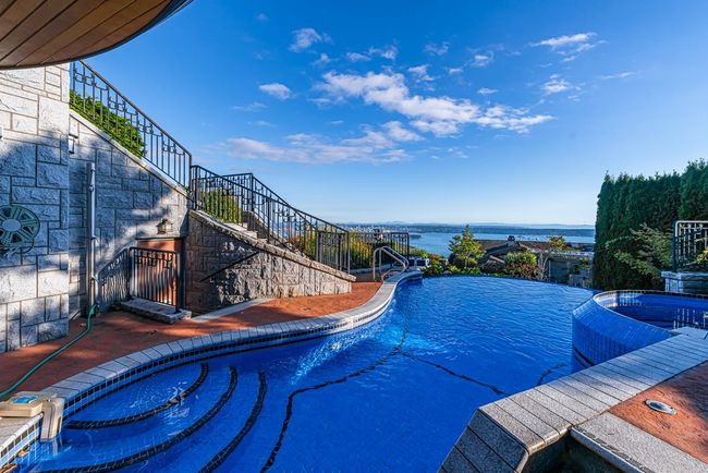 2409 Halston Crt, House other with 5 bedrooms, 6 bathrooms and 3 parking in West Vancouver BC | Image 29