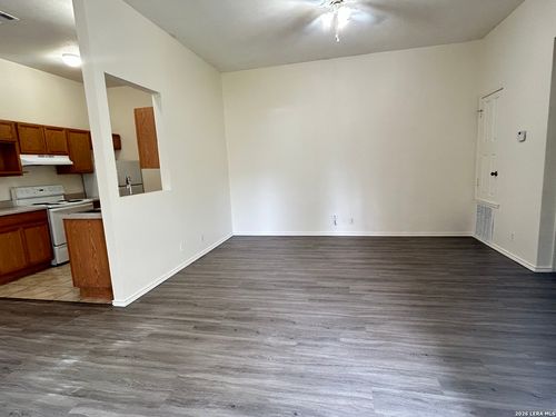 6316 Green Top Dr, San Antonio, TX, 78233-3972 | Card Image
