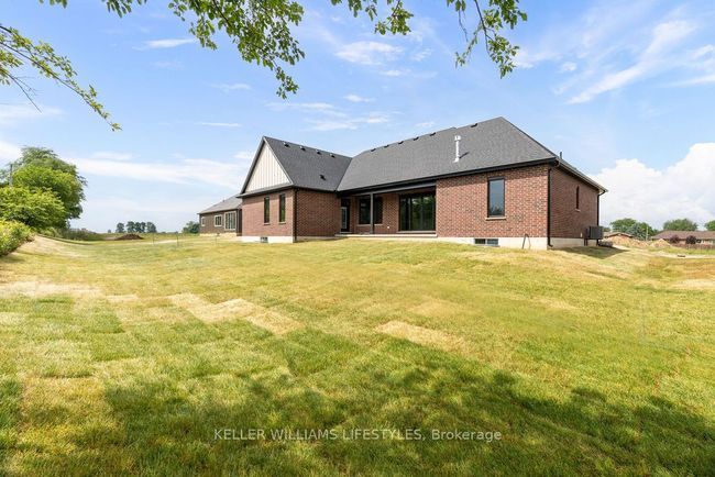 54 E Glen Dr, House other with 4 bedrooms, 3 bathrooms and 2 parking in Arkona ON | Image 5