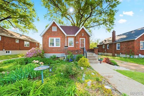2366 Addie Ave, Saint Louis, MO, 63114-5532 | Card Image