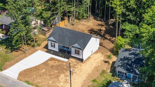 1017 Virginia St, Thomasville, NC, 27360-5635 | Card Image