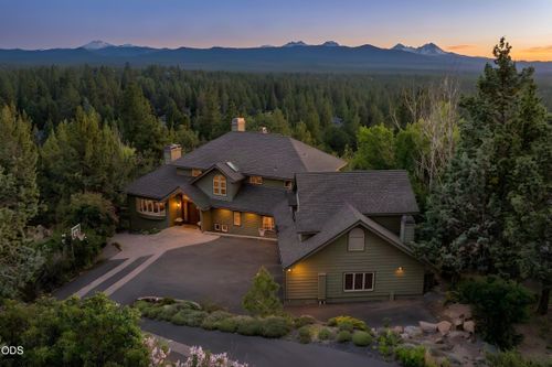 2853 Nw Nightfall Cir, Bend, OR, 97703-5441 | Card Image