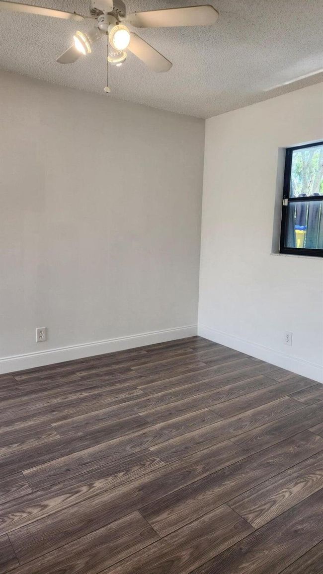 164 Meadows Dr, Home with 3 bedrooms, 2 bathrooms and null parking in Boynton Beach FL | Image 15