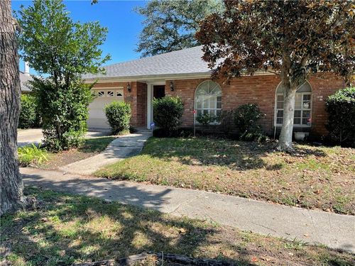 4204 Loire Dr, Kenner, LA, 70065-1750 | Card Image