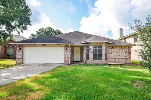 19715 Lindenfield Ct, Katy, TX, 77449-6698 | Card Image
