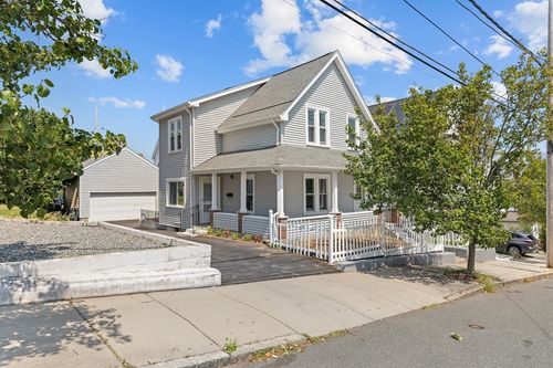 15 Bennett St, Everett, MA, 02149-1502 | Card Image