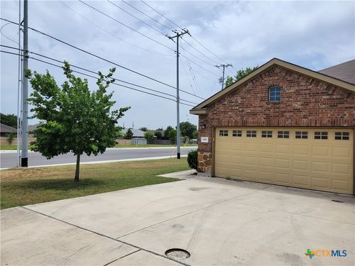 901 Brown Rock Dr, New Braunfels, TX, 78130-2753 | Card Image