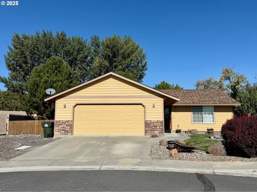 810 N Earl Ct, Stanfield, OR, 97875-2033 | Card Image