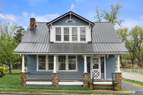 208 E Lee St, Broadway, VA, 22815-9110 | Card Image