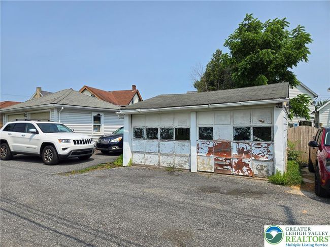 2018 Hanover Ave, House other with 4 bedrooms, 2 bathrooms and null parking in Allentown PA | Image 39