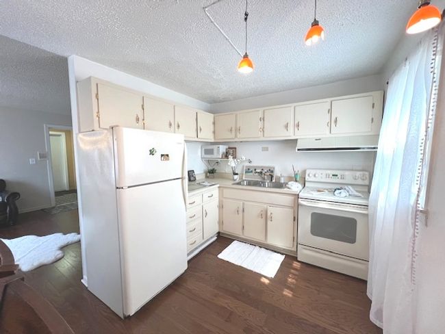 APT-3214 - 9442 Kelvin Ln, Condo with 2 bedrooms, 1 bathrooms and 2 parking in Schiller Park IL | Image 9
