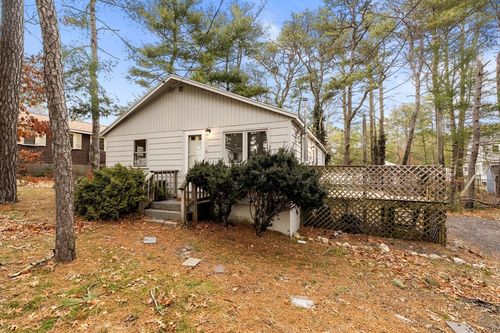 6 Cardinal Ave, East Wareham, MA, 02538-1409 | Card Image