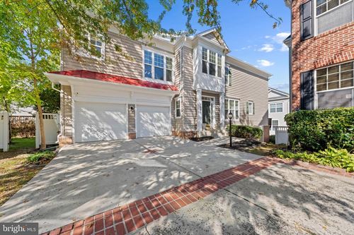 8881 Screech Owl Ct, GAINESVILLE, VA, 20155-5839 | Card Image