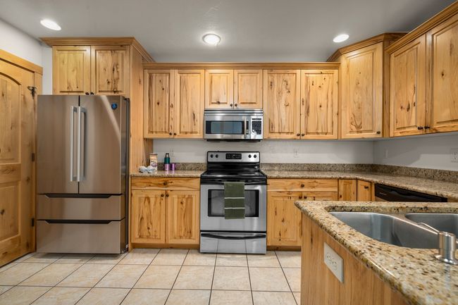 Stainless & Granite | Image 16