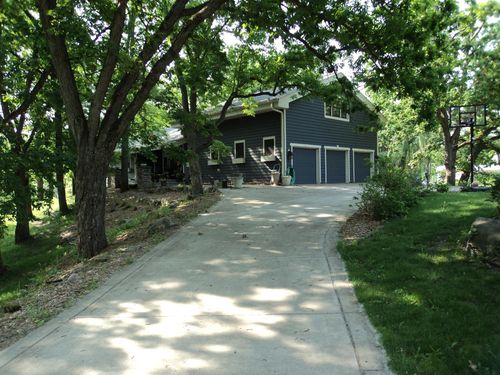 42 Eldorado Cir, Dellwood, MN, 55110-1262 | Card Image