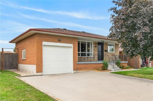 93 Nugent Dr, Hamilton, ON, L8H2N1 | Card Image