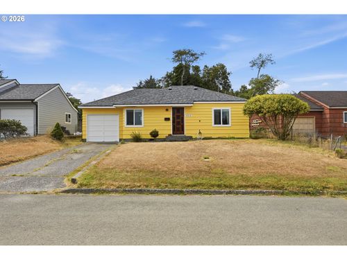 823 Arago Ave, Coos Bay, OR, 97420-2863 | Card Image