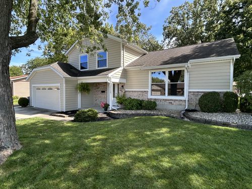 1713 Kingsbury Dr, Saint Marys, OH, 45885-1343 | Card Image