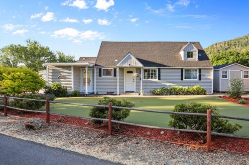 284 N 1st Ave, Gold Hill, OR, 97525-0219 | Card Image